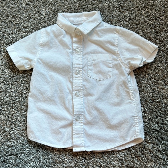 18 month toddler boy white button up short sleeve shirt from Cat & Jack - Picture 1 of 5
